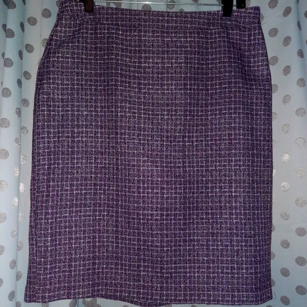 Pencil Skirt with Back Center Slit 10